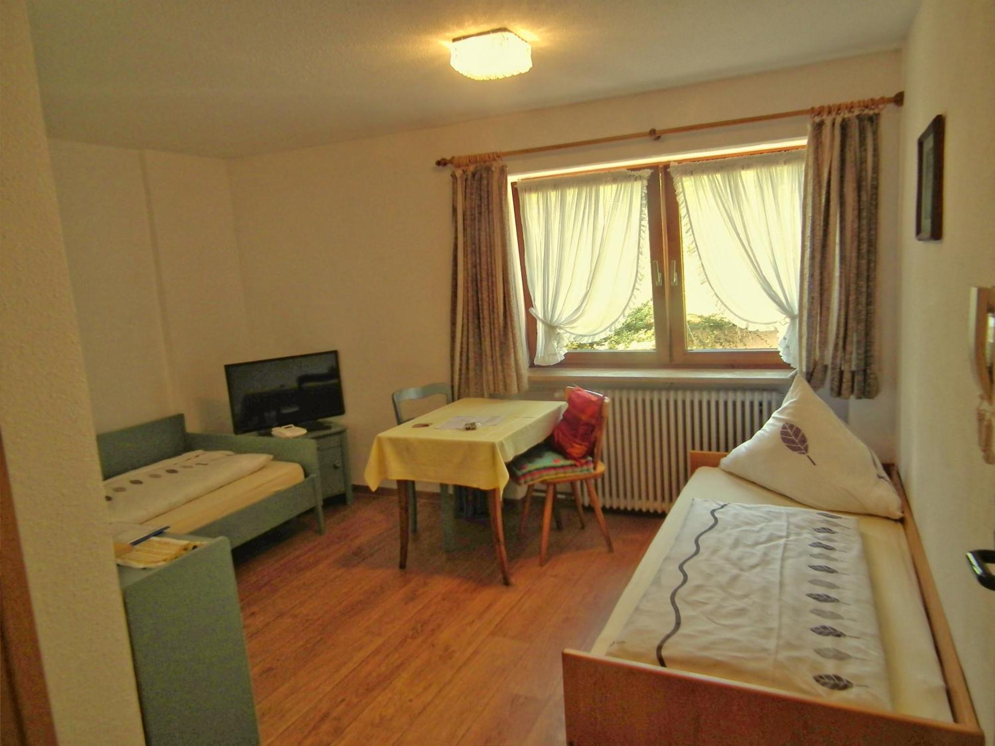 Gaestehaus Zur Faerbe Apartments Oberstdorf Rum bild
