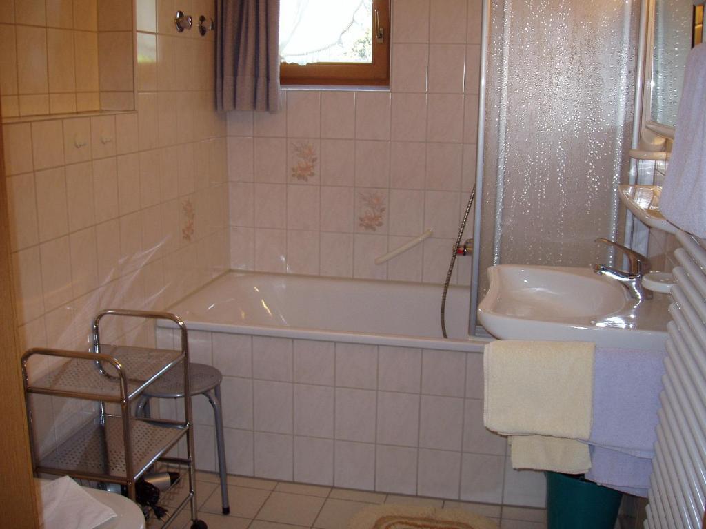 Gaestehaus Zur Faerbe Apartments Oberstdorf Rum bild