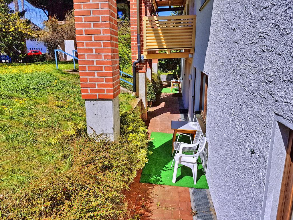 Gaestehaus Zur Faerbe Apartments Oberstdorf Rum bild